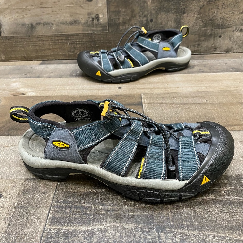 Keen Men’s Blue Hiking Water Sandals Size 8